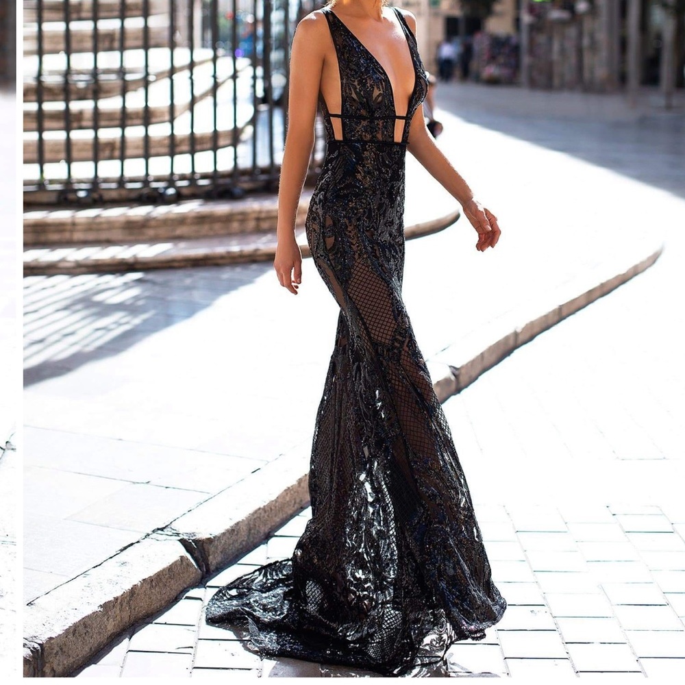 Alamour ELYSE - Black dress